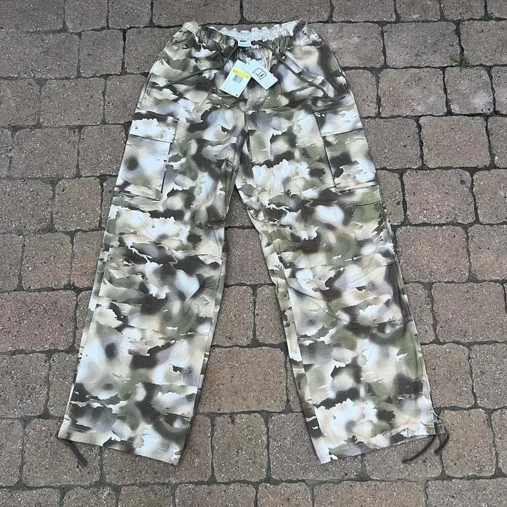 NWT Nike Women's Sportswear Mid-Rise Oversized Camo Cargo Pants HM9015-104